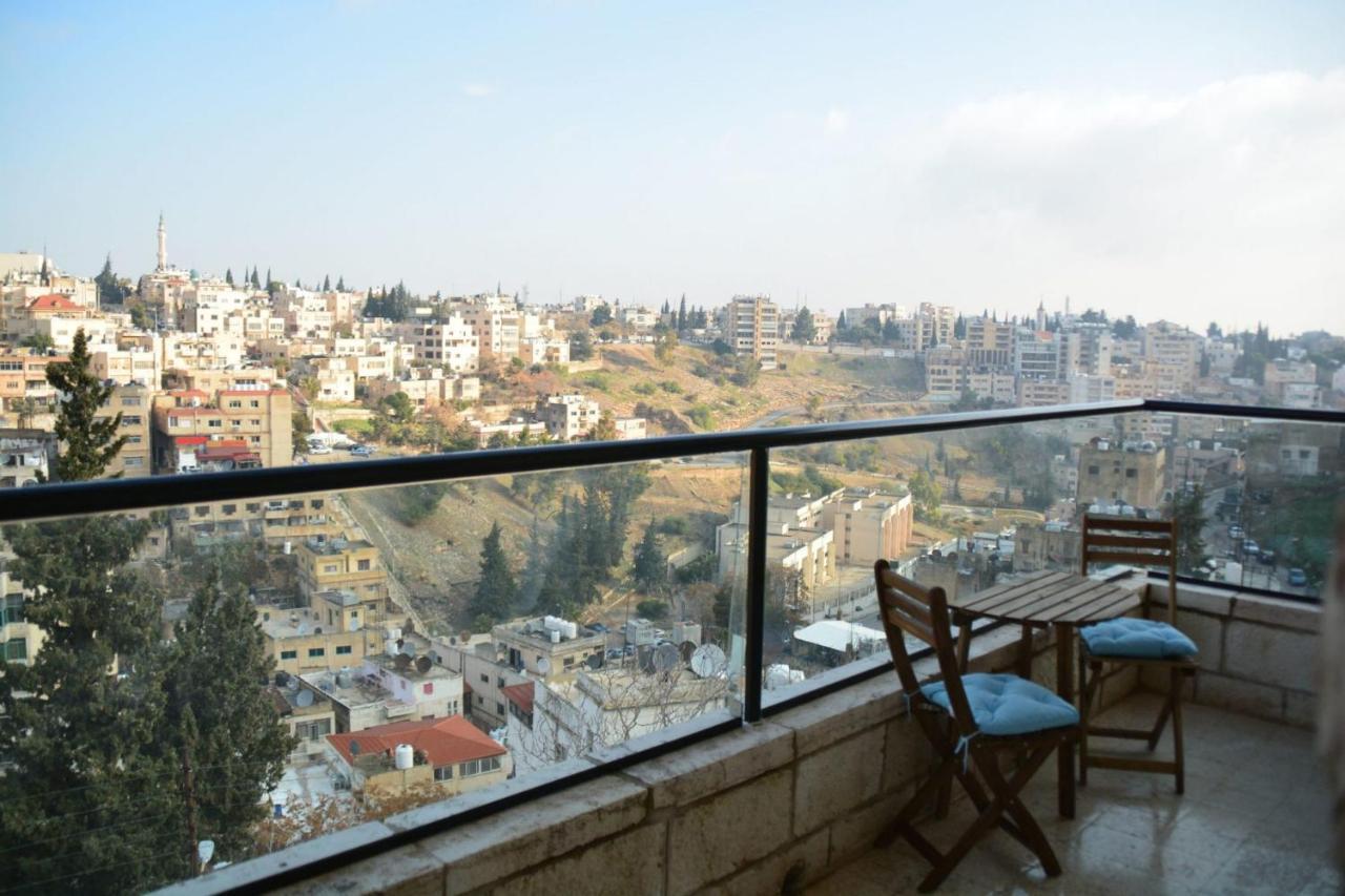 The Y Hotel Amman Bagian luar foto